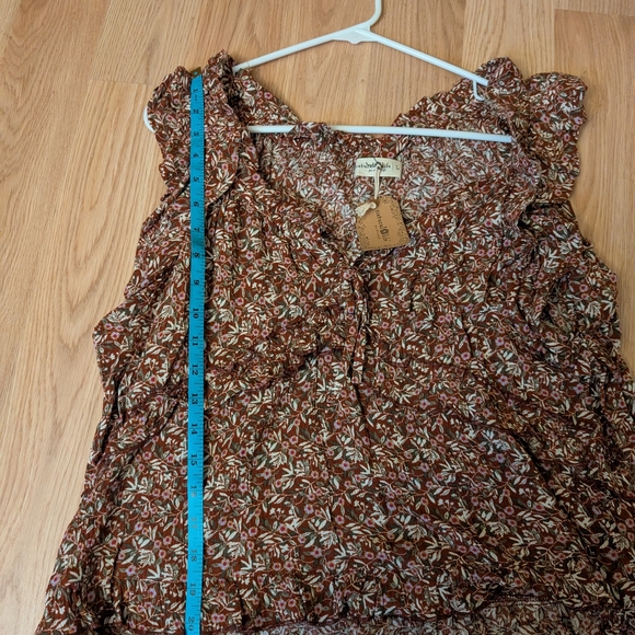NWT Natural Life Floral Ruffle Sleeve Top - Picture 5 of 6
